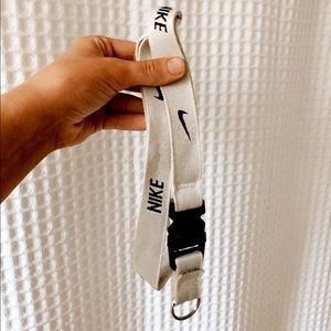 NIKE LANYARD